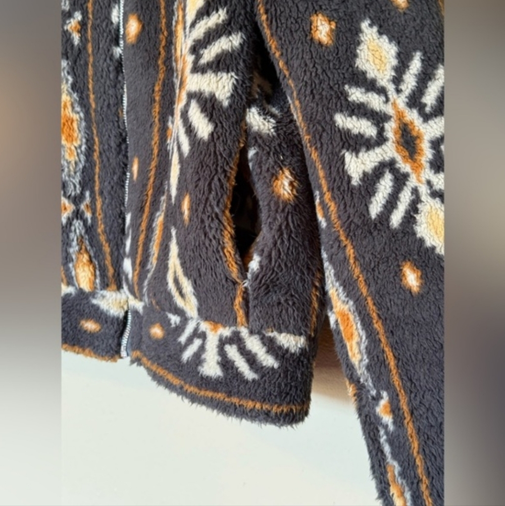 Band of Gypsies Women’s Harvest Moon Sherpa Jacket in Black Salt, Size Medium - Picture 5 of 8